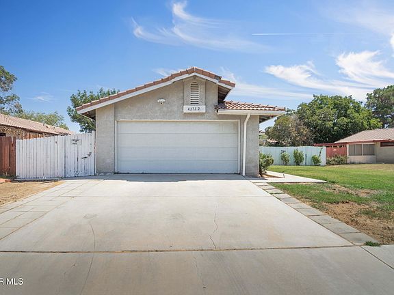2nd image of 43732 La Paz Ln