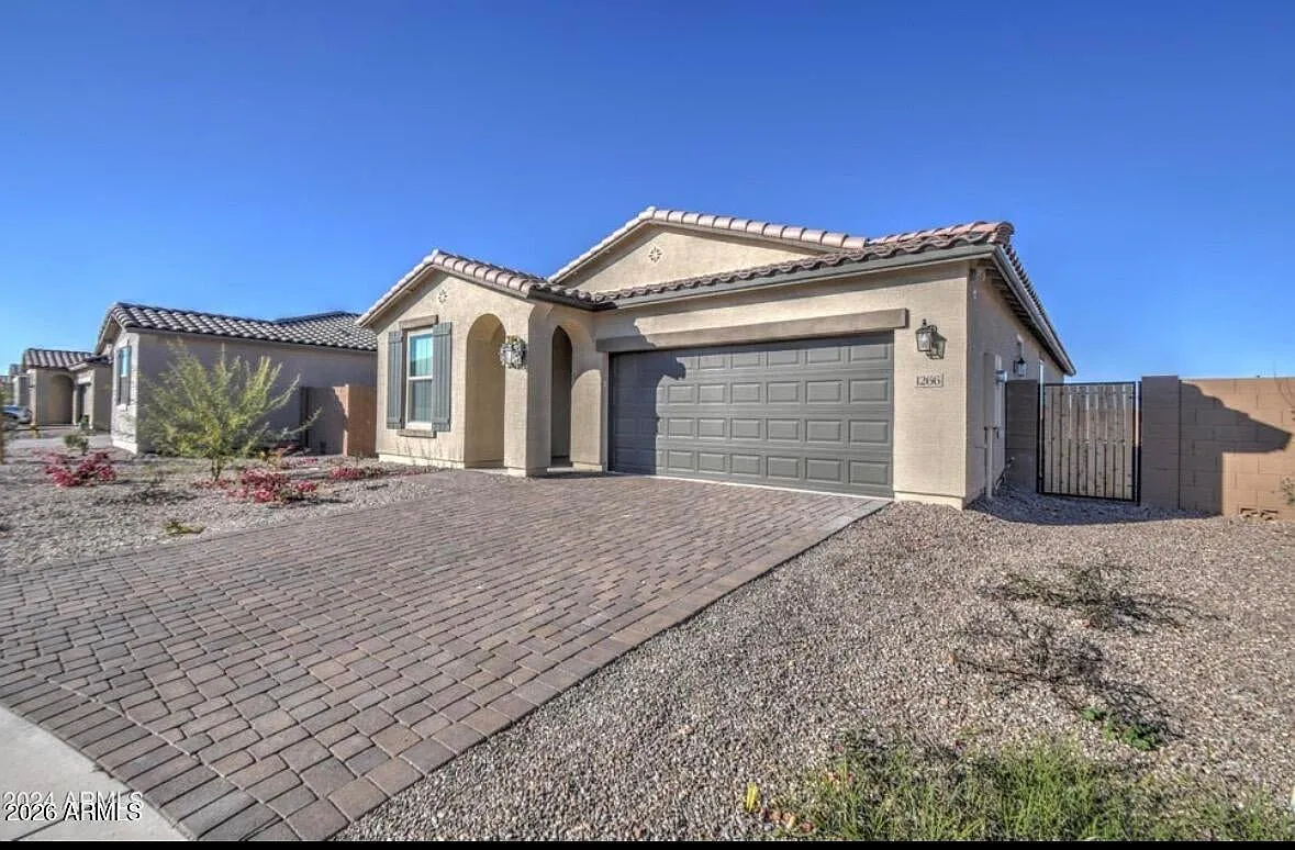 4 bed, 1878 sqft, $2,100 — Photo 3