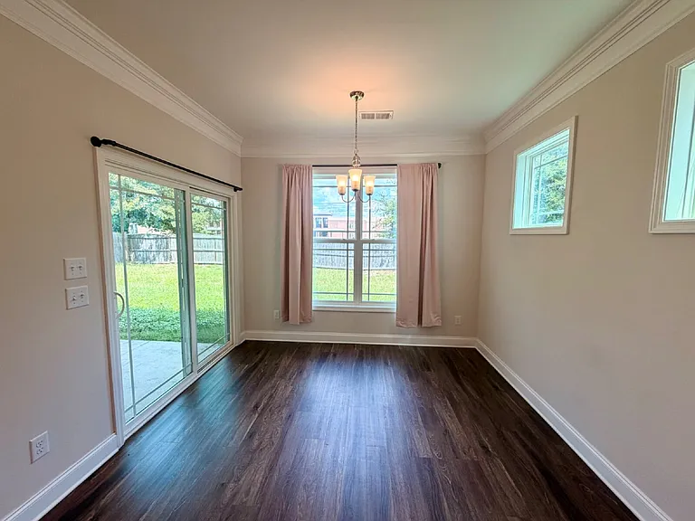 628 Colston Ln — Photo 11