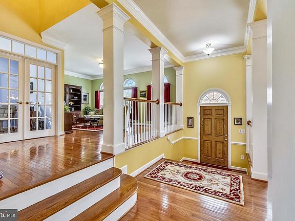4th image of 204 Bowen Ct
