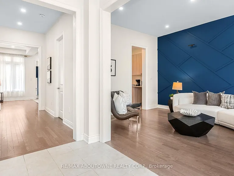 3294 Millicent Ave — Photo 11