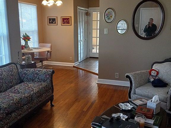 4th image of 3131 Hale Dr SW