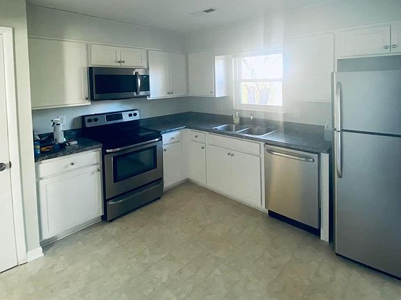 3rd image of 1318 Scotsbury Cir