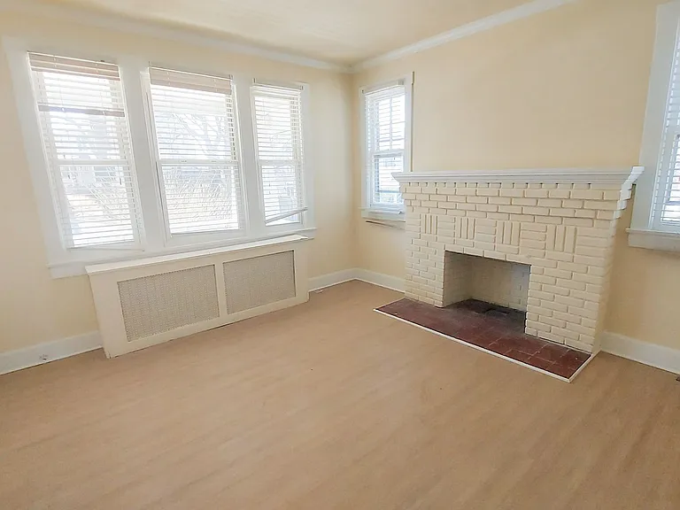 228 Manor Cir — Photo 9