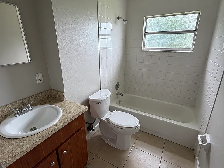 2906 Winfield St — Photo 9