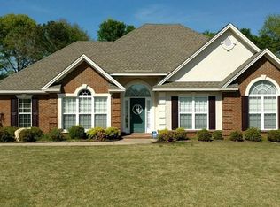 113 Taxi Ct, Deatsville, AL 36022