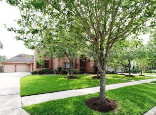 313 Oak Forest Dr, League City, TX 77573