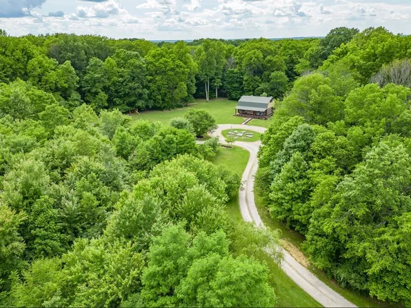 6968 S 300 W, Trafalgar, IN 46181