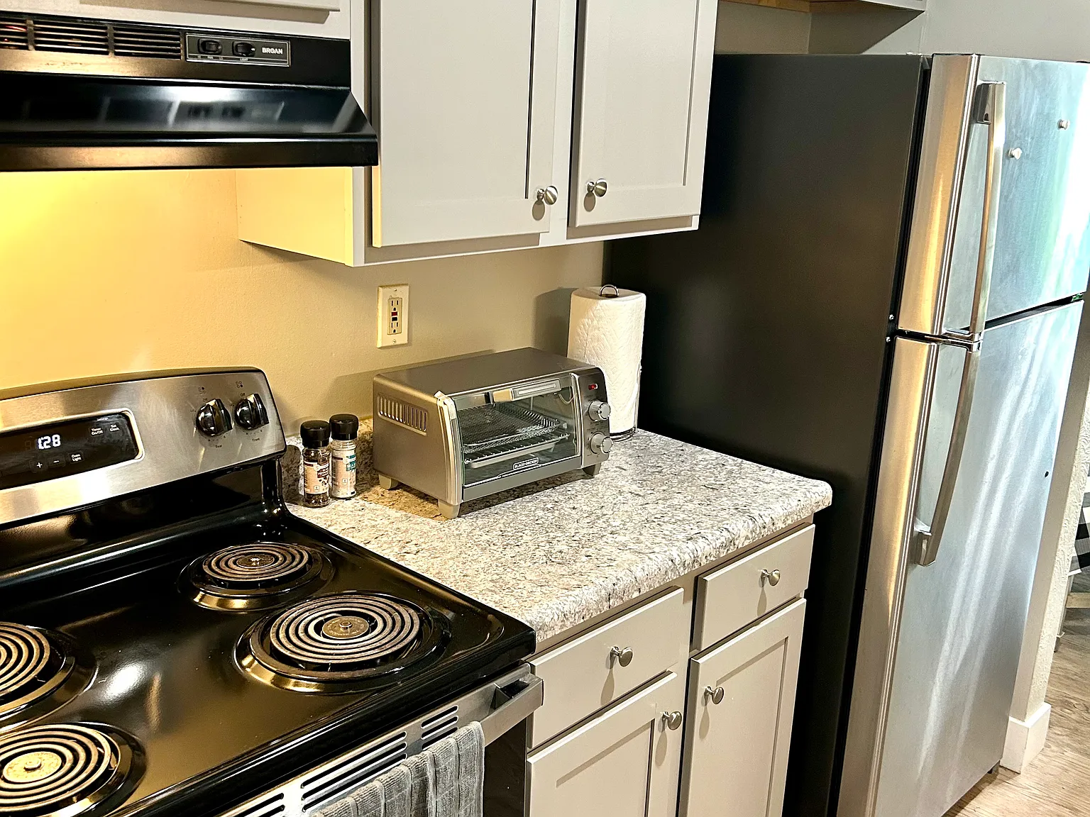 2 bed, 750 sqft, $1,800 — Photo 4