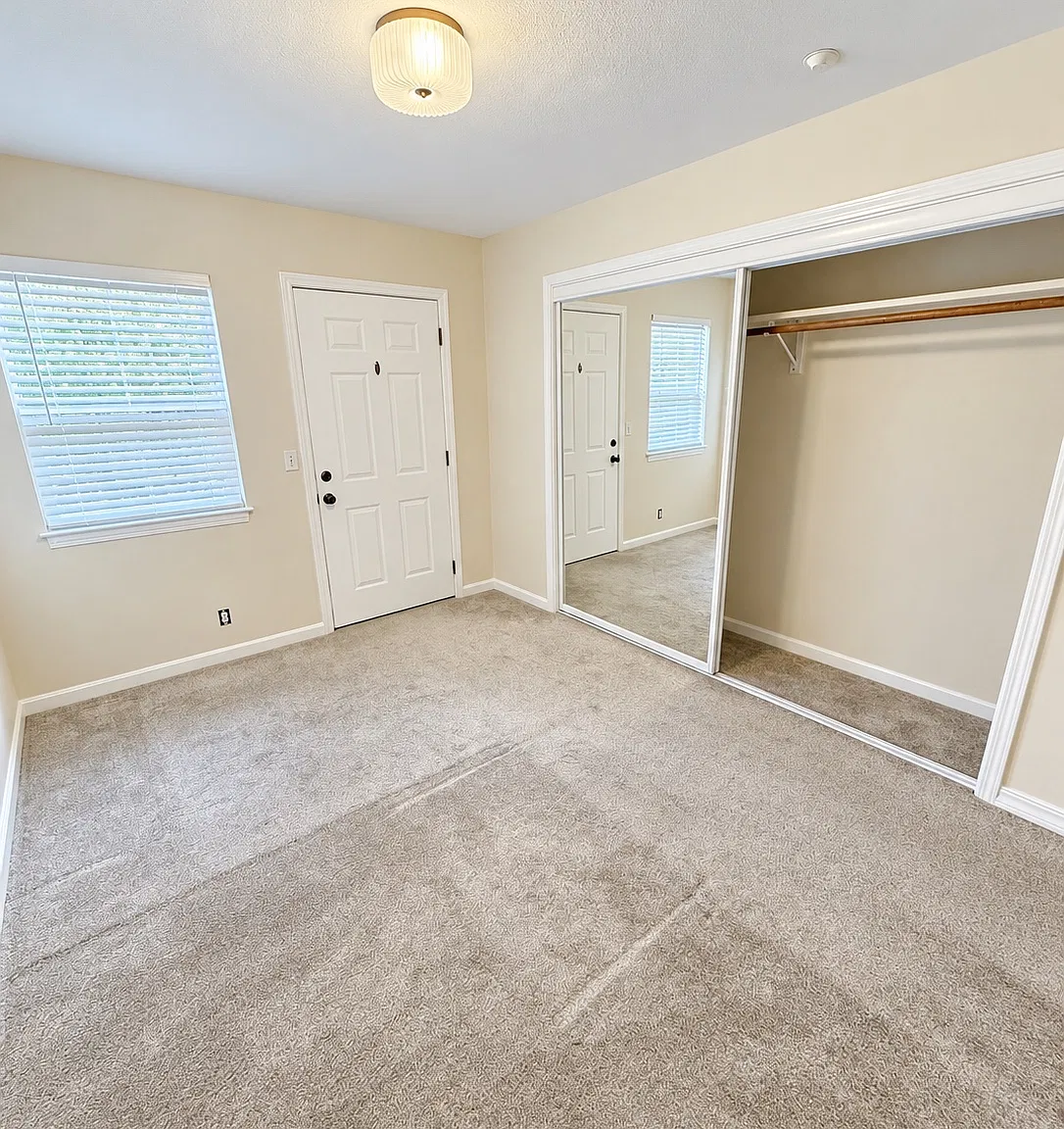 2 bed, 700 sqft, $3,500 — Photo 4