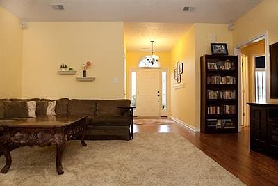 3rd image of 3700 Canterbury Ct