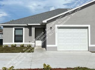 1319 SE 8th Pl, Cape Coral, FL 33990
