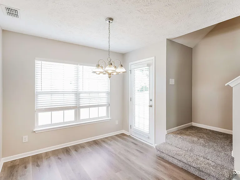 5628 Hickory Park Dr — Photo 6