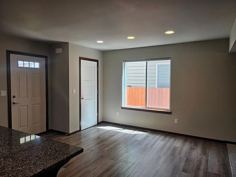 488 S Kansas Loop — Photo 4