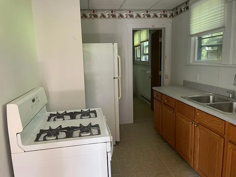 11 Hazel St #1 — Photo 7