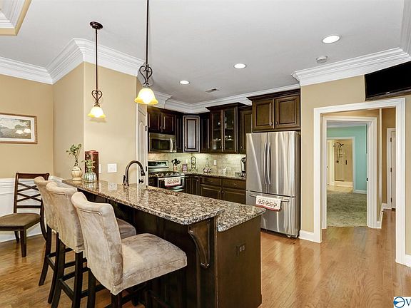 5th image of 552 W Mossyleaf Dr
