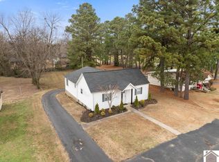 5649 Benton Rd, Paducah, KY 42003