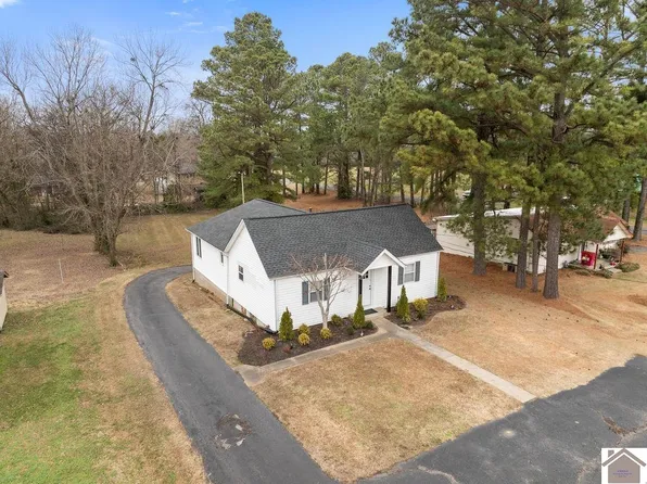 5649 Benton Rd, Paducah, KY 42003