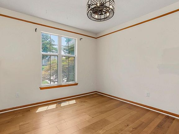 3rd image of 1704 N Hunter Dr
