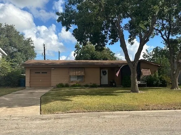 514 Ridgecrest Dr, Port Lavaca, TX 77979