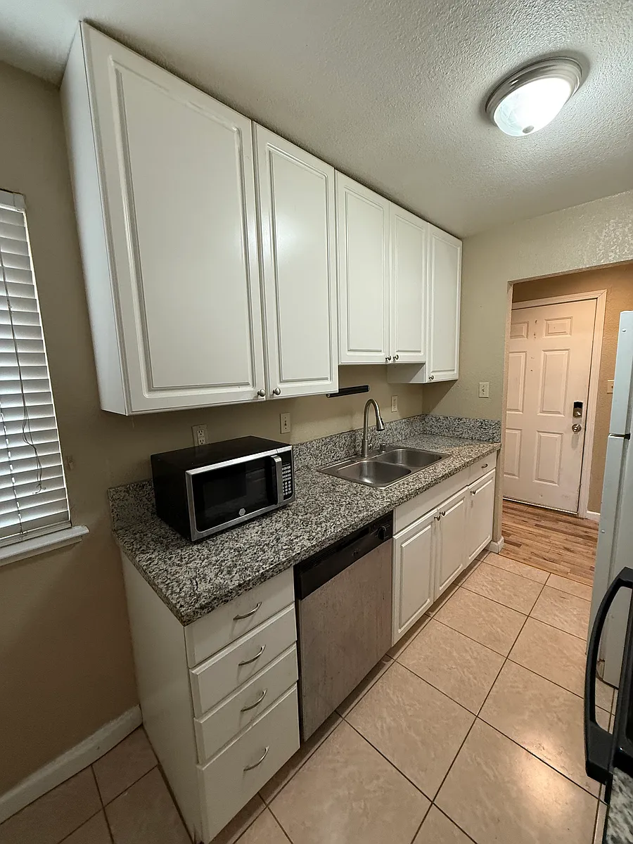 Building Photo - 933 Carro Dr #4