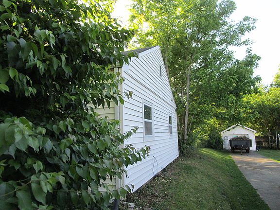 2nd image of 1011 Marcellus Dr
