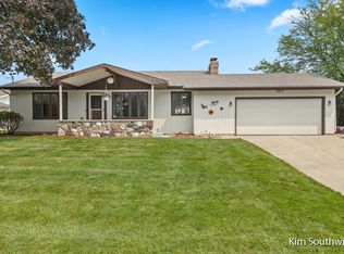 2183 Fawnwood Dr SE, Kentwood, MI 49508