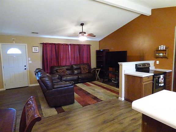 3rd image of 3912 Cotton Wood Ct