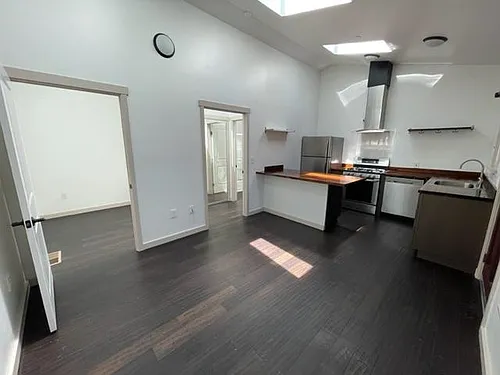 1419 De La Vina St #E Photo 1
