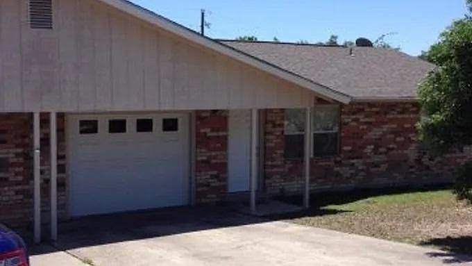 1st image of 230 Southway Dr #B