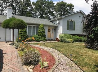 1 Holly Hill Ct, Jackson, NJ 08527