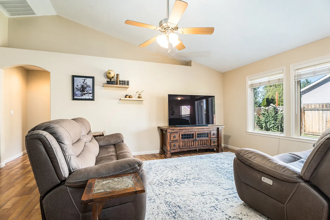 2 bed, 1385 sqft, $3,200 — Photo 3