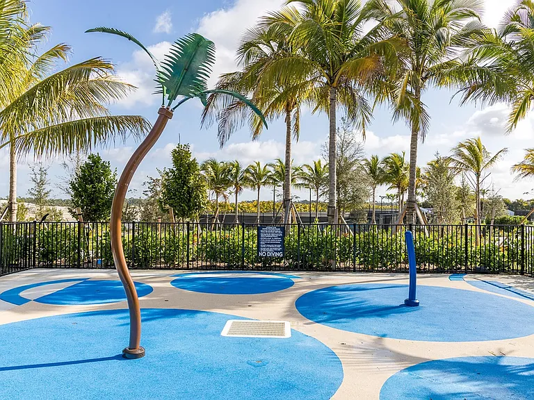 Clubhouse kids splashpad