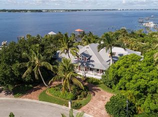 12 Castle Hill Way, Sewalls Pt, FL 34996