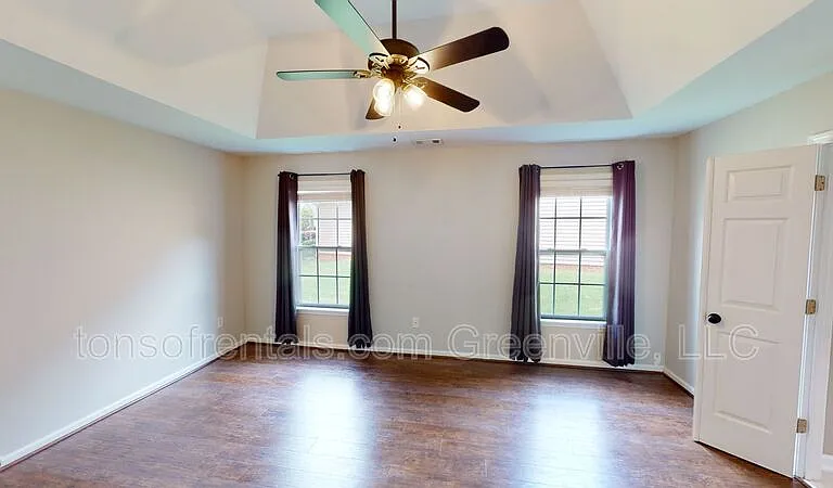 210 Grimes Dr — Photo 12