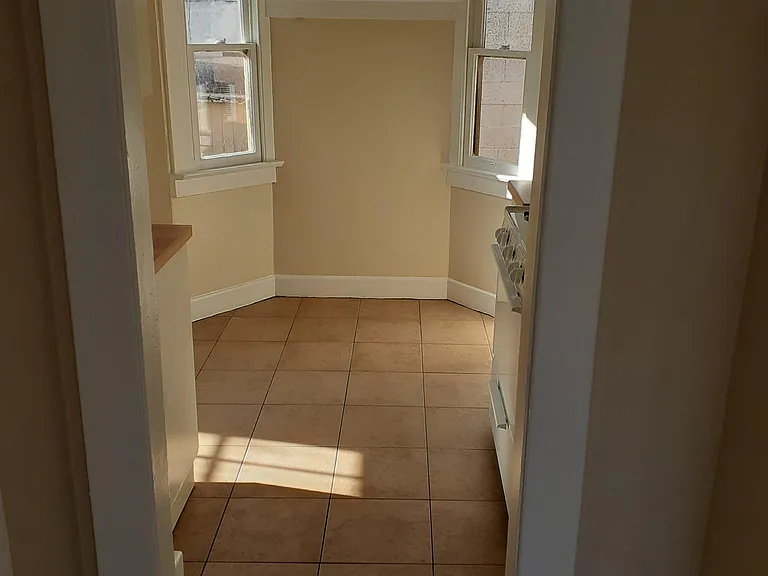 Kitchen bay window