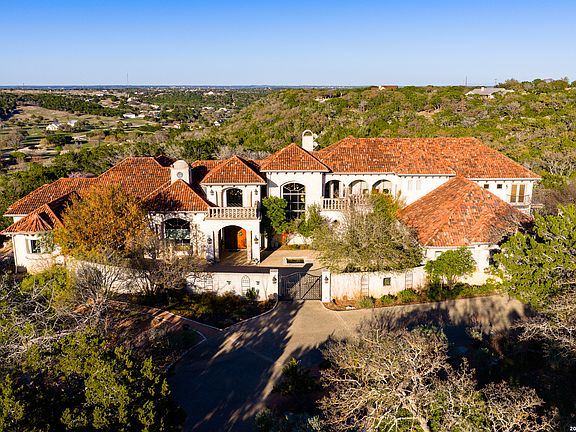 2nd image of 2121 Landmark Lane