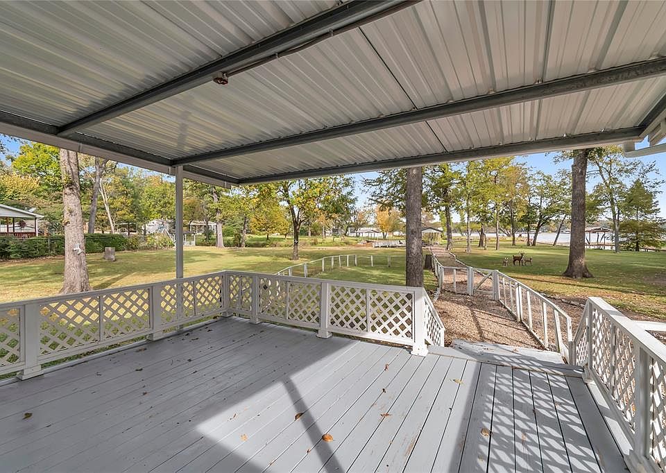 1st image of 712 Oaklanding Cir
