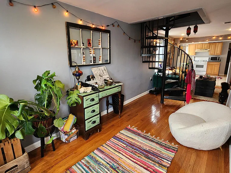 8 W Randall St #2 — Photo 5