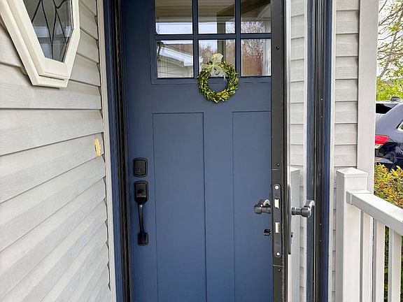 4th image of 399 Spring Meadow Cir
