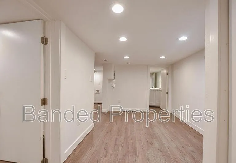 1955 S West Temple — Photo 11