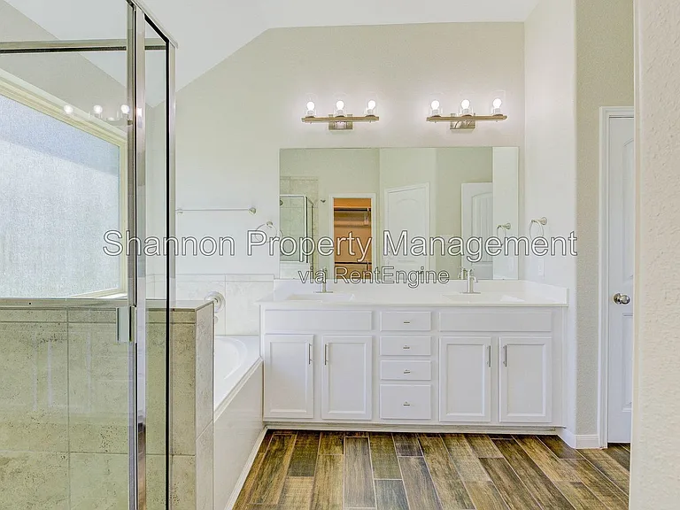 9547 Summer River Dr — Photo 25