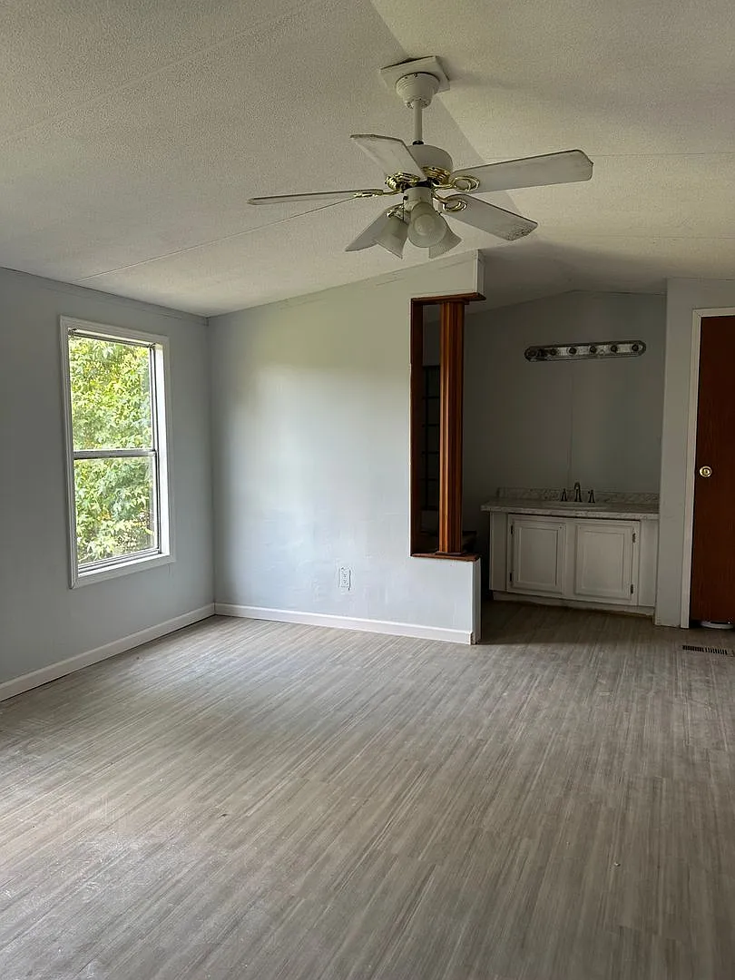 2 bed, 2.0 bath, 1350 sqft, $750 — Photo 3