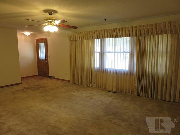 3rd image of 312 S Hampshire Pl