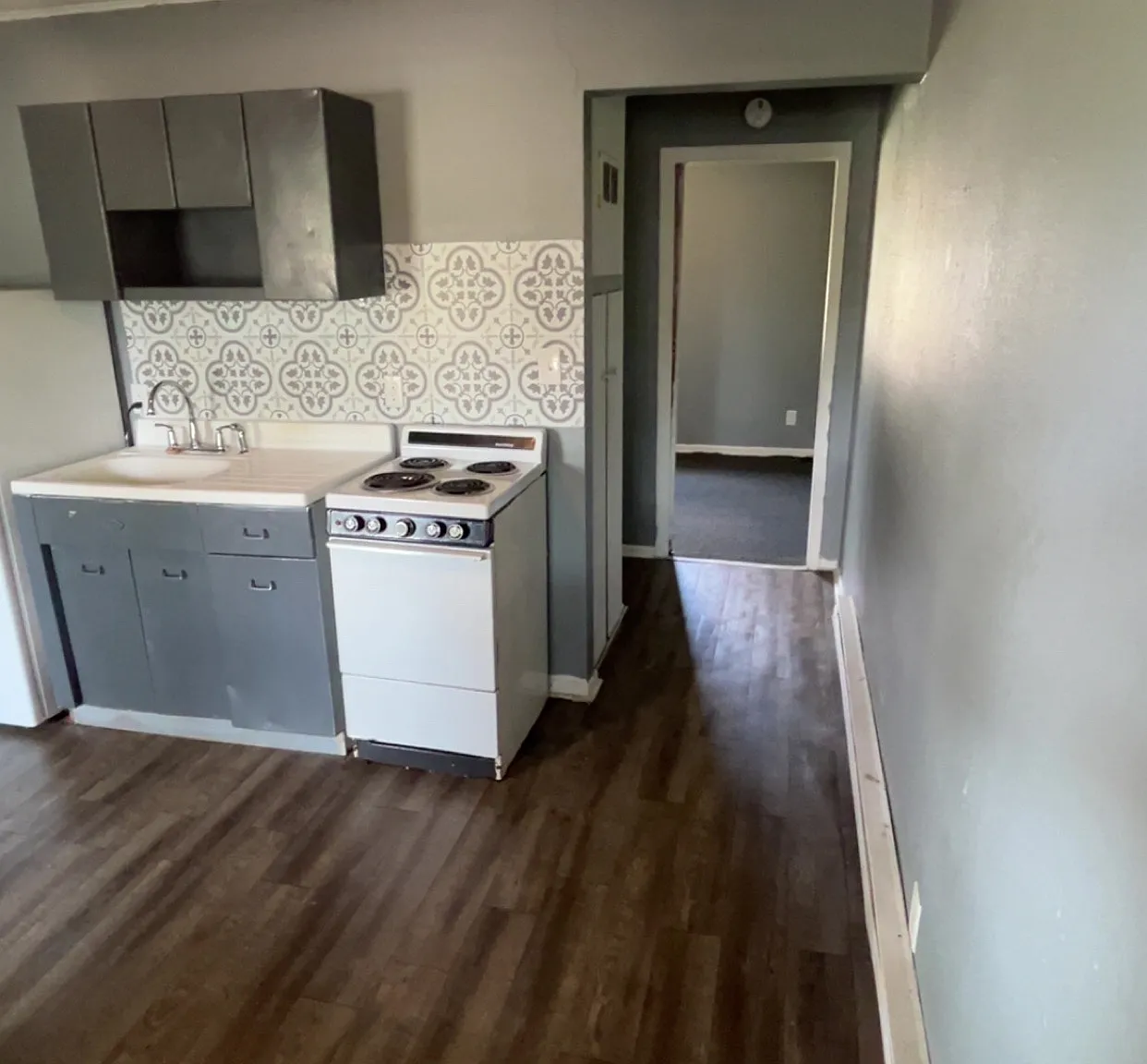 1 bed, 300 sqft, $600 — Photo 2
