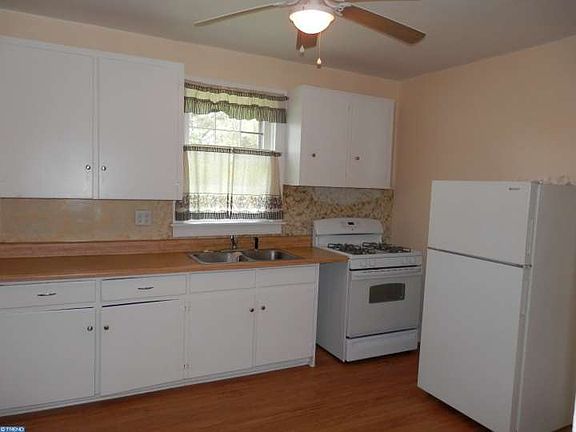 5th image of 401 Pemberton Blvd