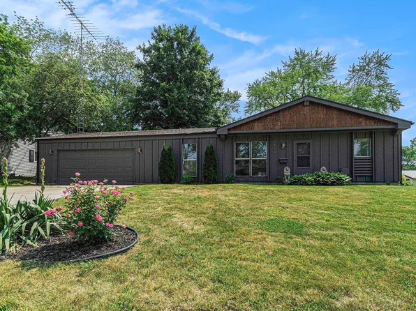 4854 Huntley Ct, South Bend, IN 46614