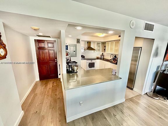 3rd image of 1420 Brickell Bay Dr APT 1505C