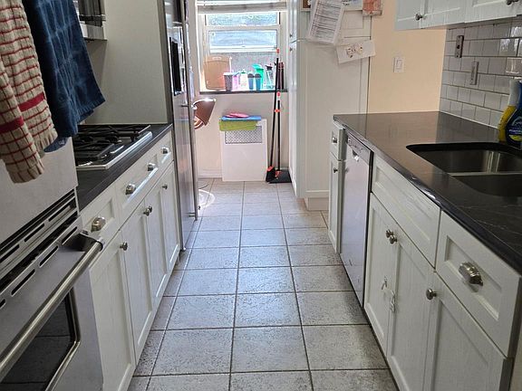 4th image of 463 Summit Avenue #1- I