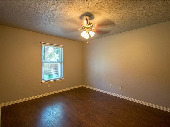 4th image of 308 Gardenview St #1
